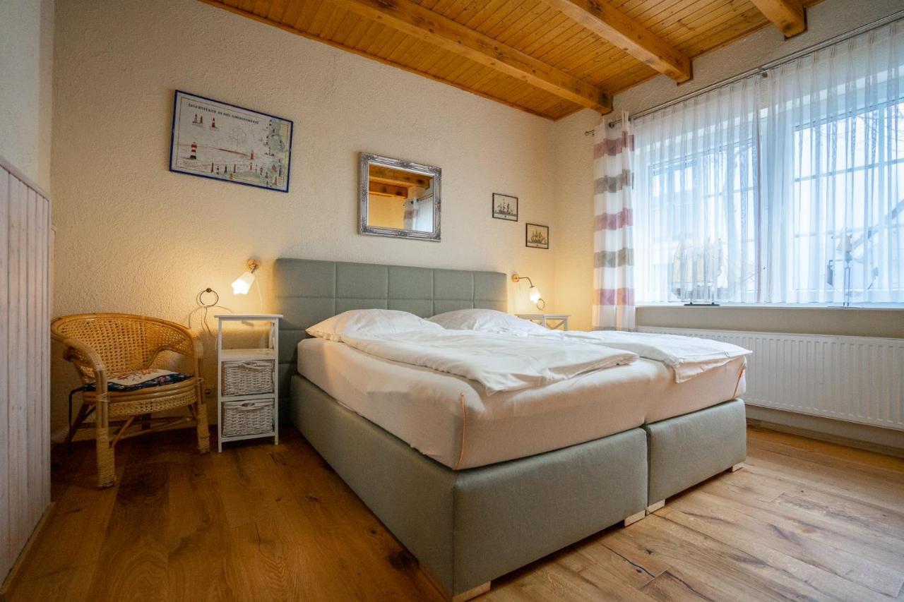 Godewind Haus Wattwurm Apartment Busum Exterior photo